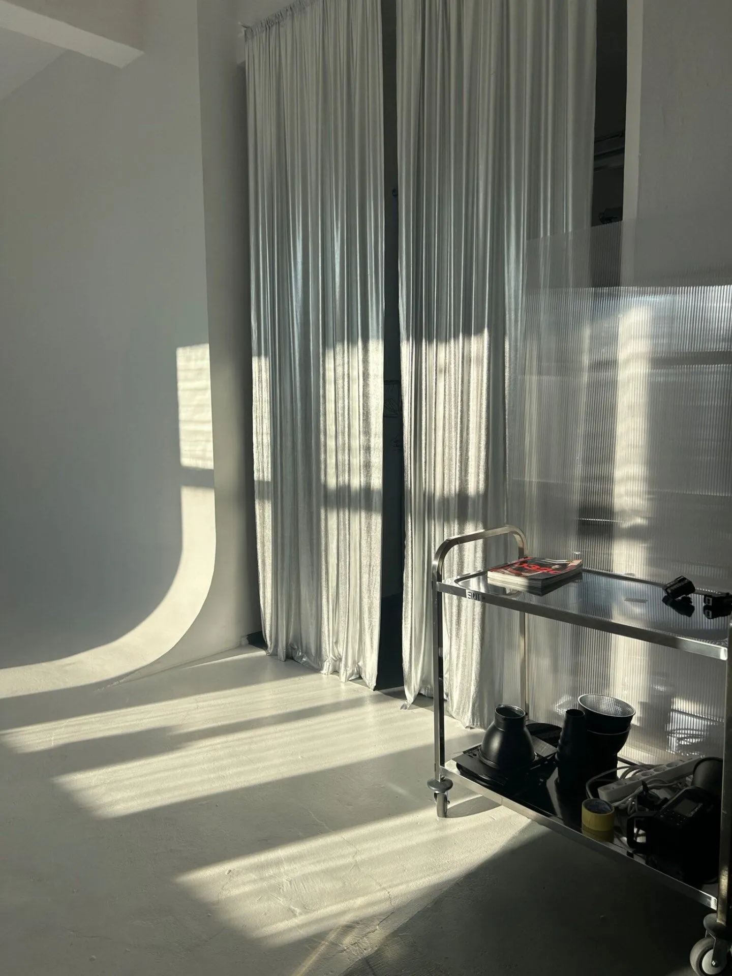 Reference session for a hybrid AI workflow at SPOT Studio Wrocław, clean cyclorama shot