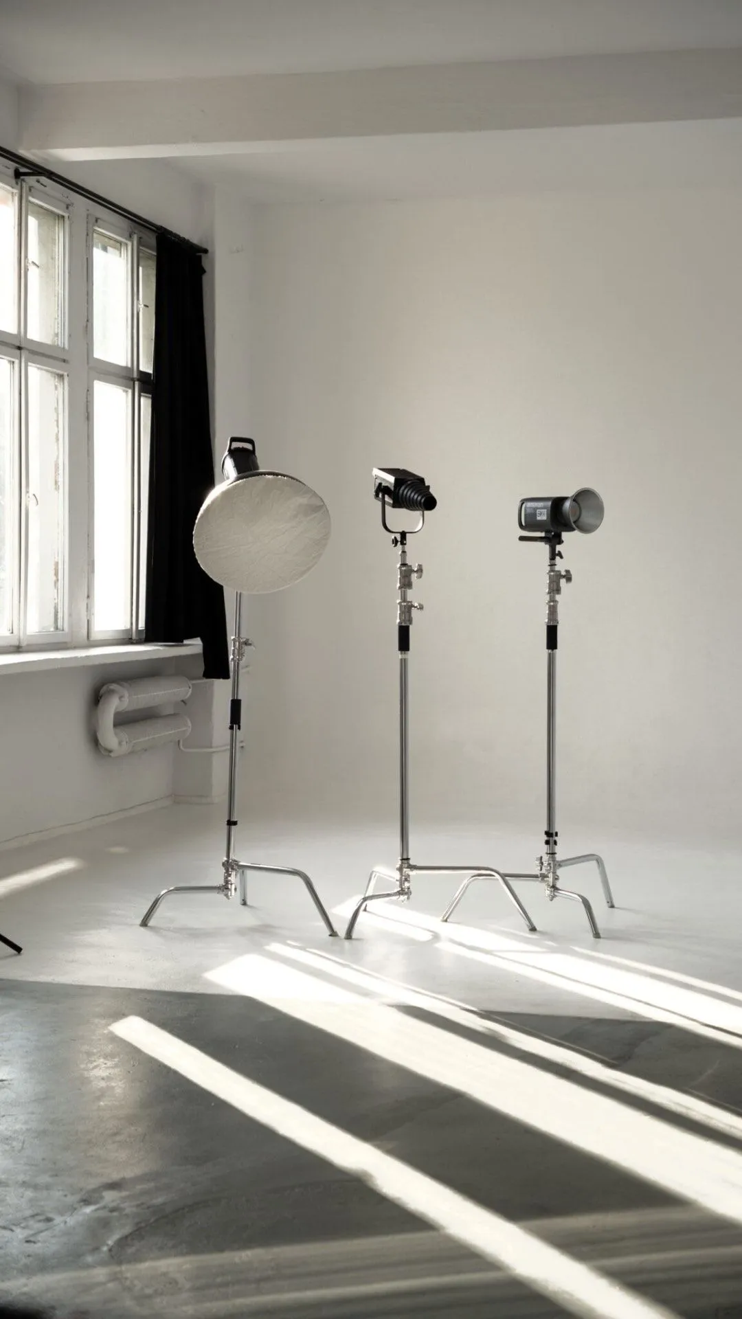 Corporate team photo session at SPOT photography studio in Wrocław, employer branding corporate portraits
